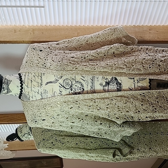 American Eagle Outfitters open front crocheted sweater - Picture 1 of 9